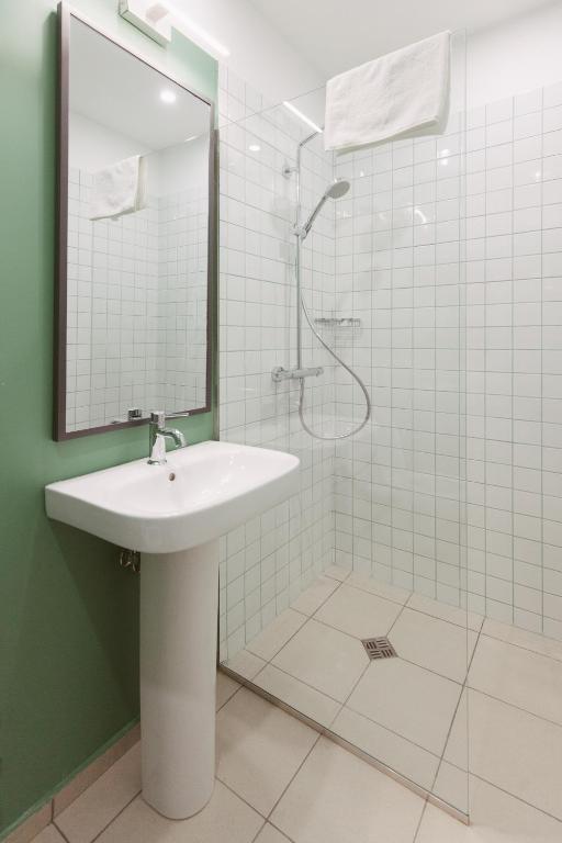Standard King Size Room With Garden View – Included Breakfast