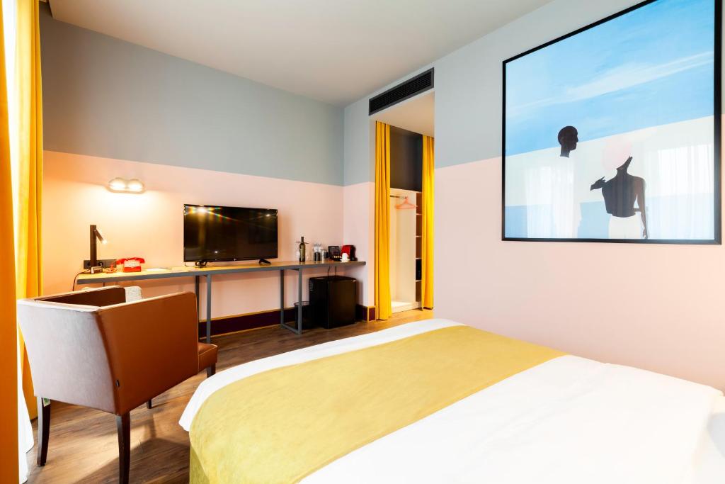 Standard King Size Room With Garden View – Included Breakfast