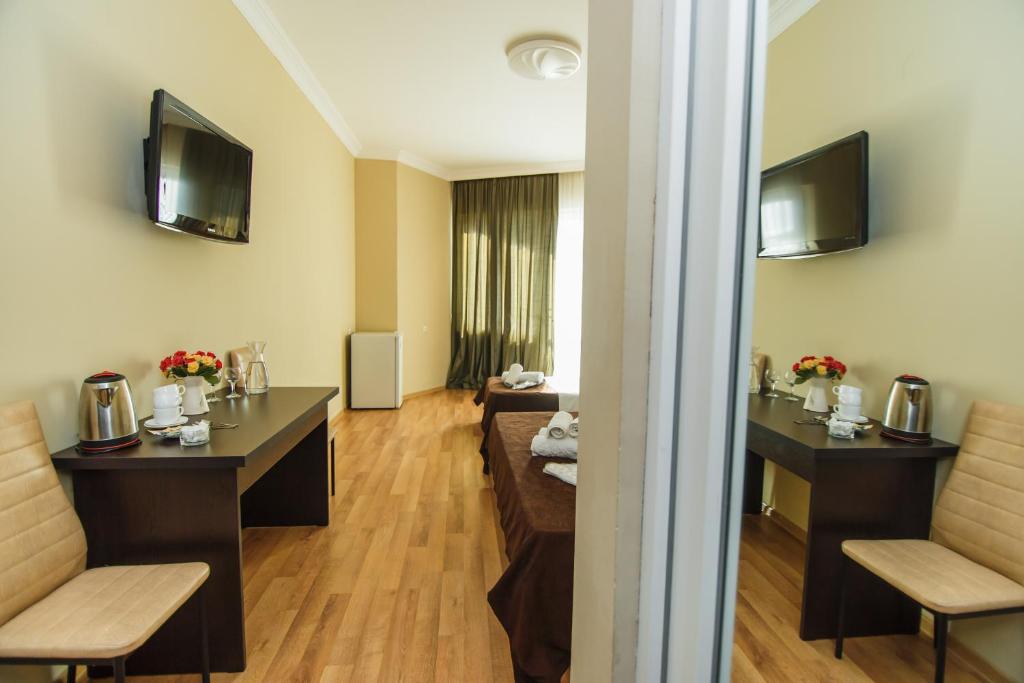 Standard Triple Room – Room Only