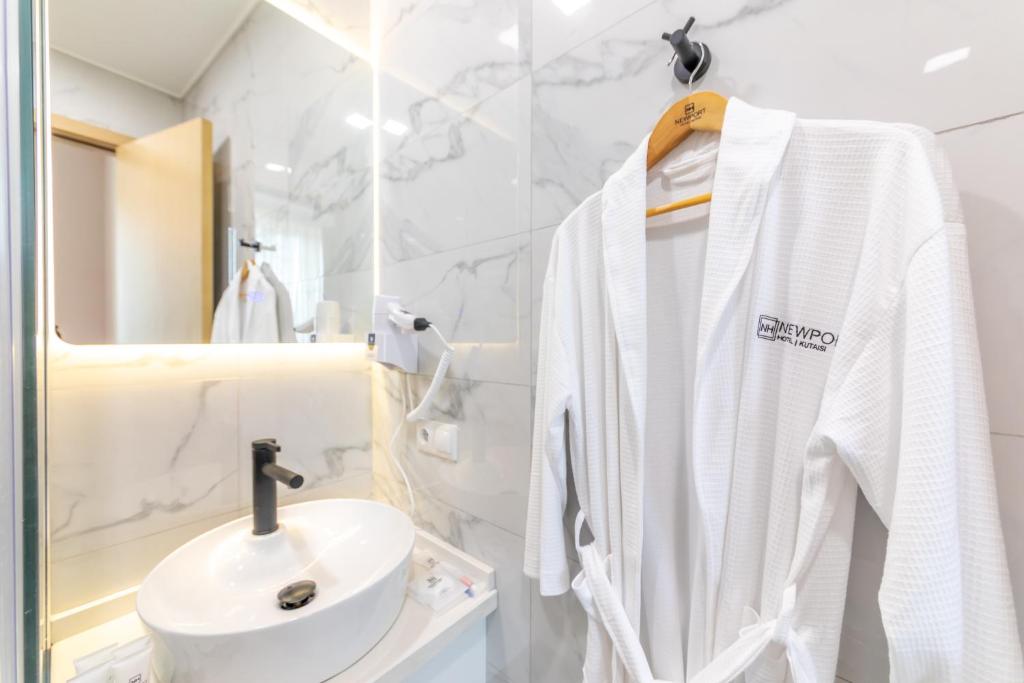Standard King Size Room – Included Breakfast
