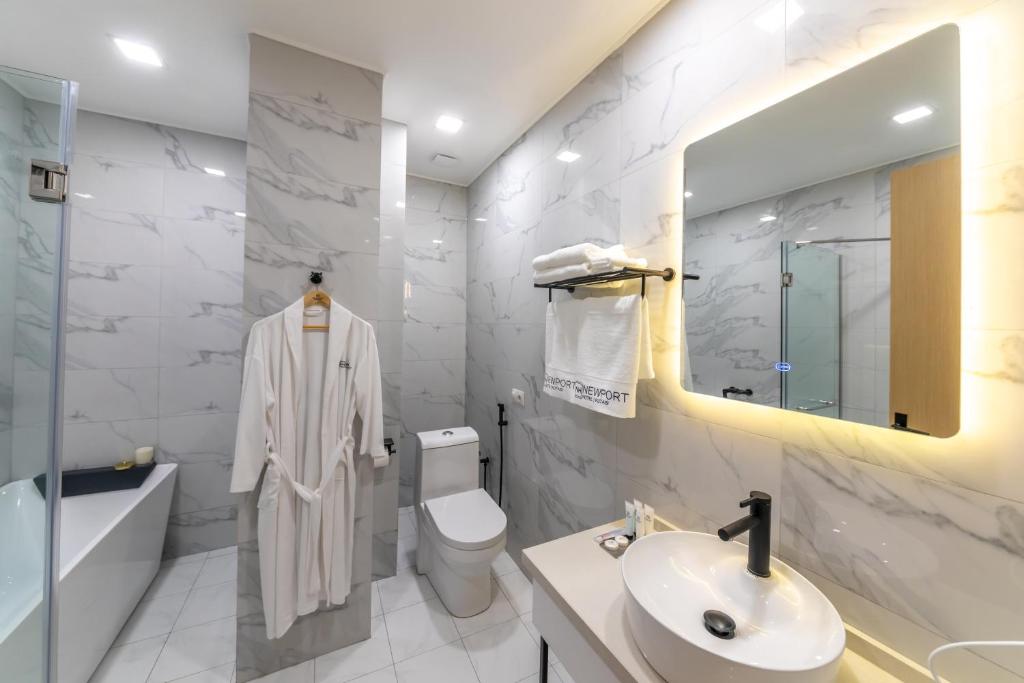 Superior King Size Suite – Included Breakfast