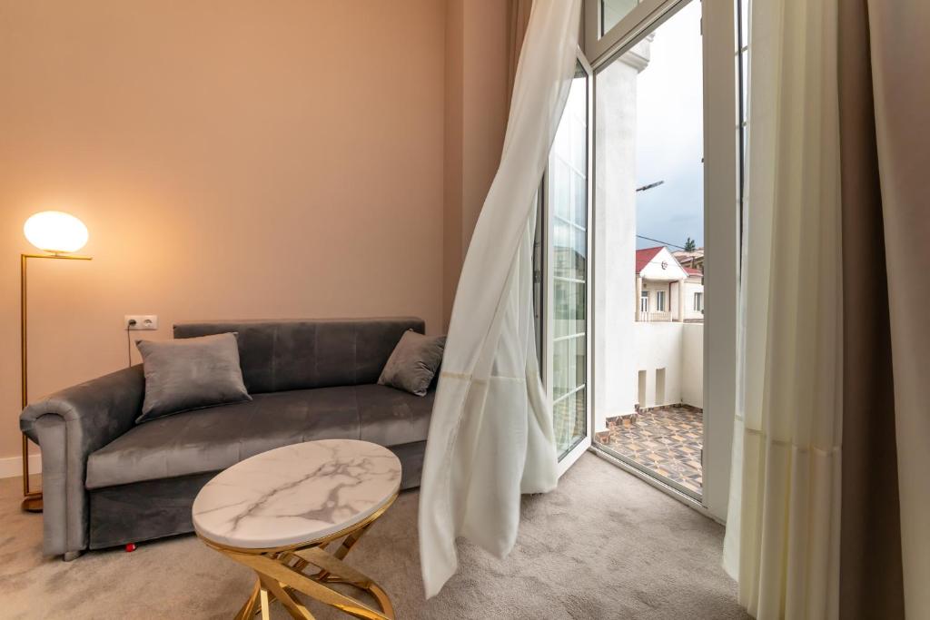 Superior King Size Suite – Included Breakfast