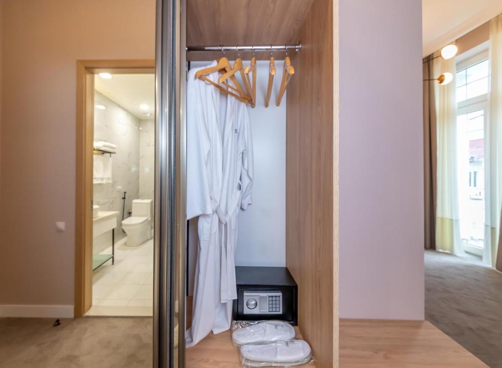 Standard King Size Room – Included Breakfast
