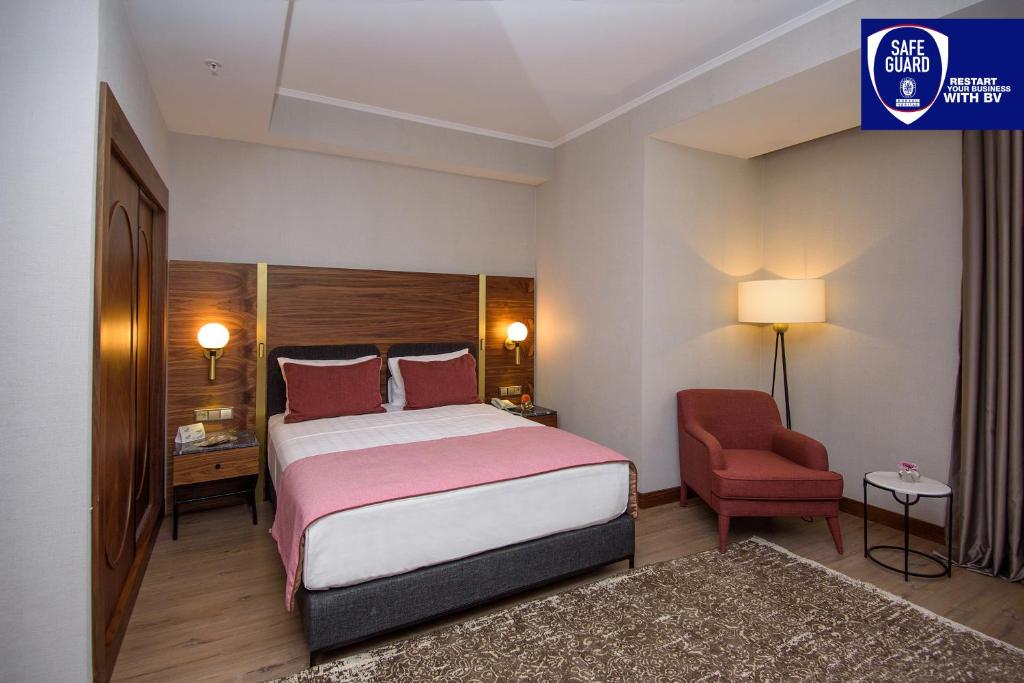 Standard King Size Room – Included Breakfast