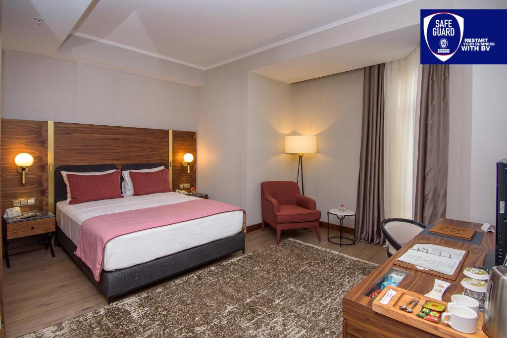 Standard King Size Room – Included Breakfast