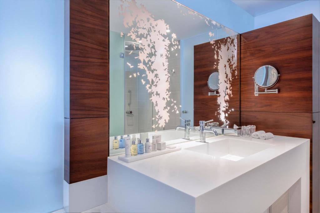 Premium King Size Room – Included Breakfast