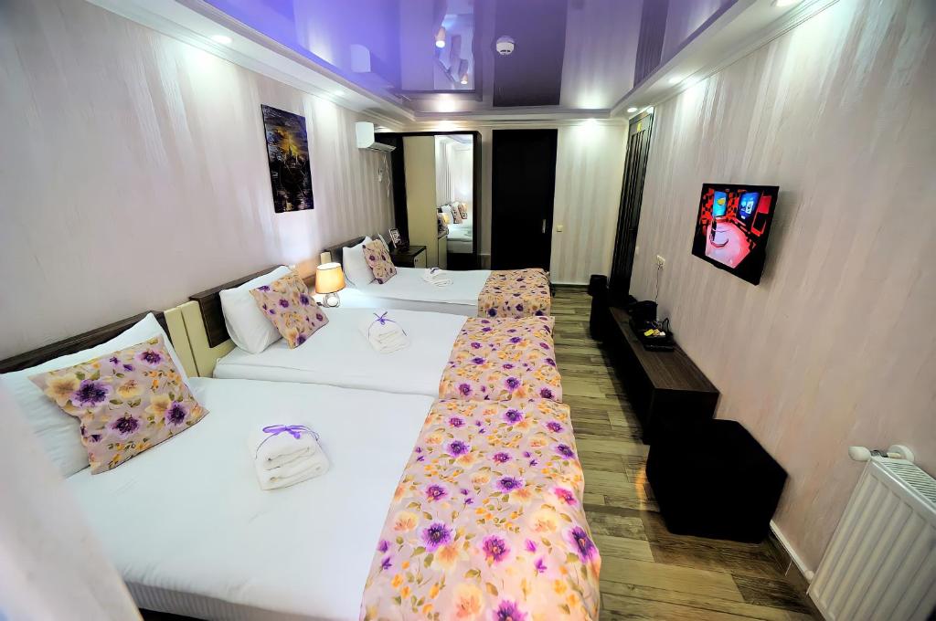 Standard Triple Room – Included Breakfast