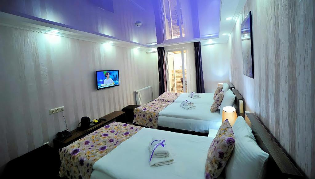 Standard Triple Room – Included Breakfast