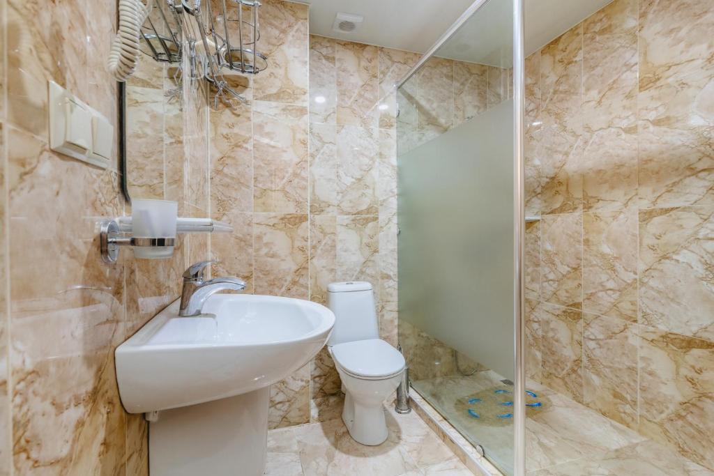 Superior Family Room – Included Breakfast