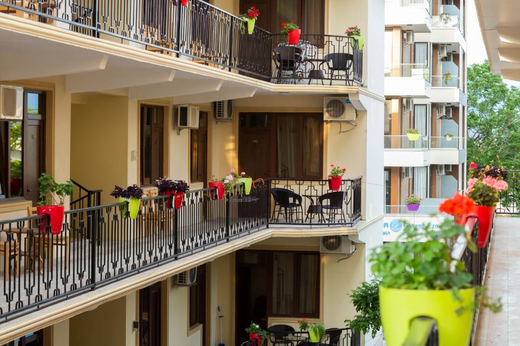 Family Suite – Included Breakfast