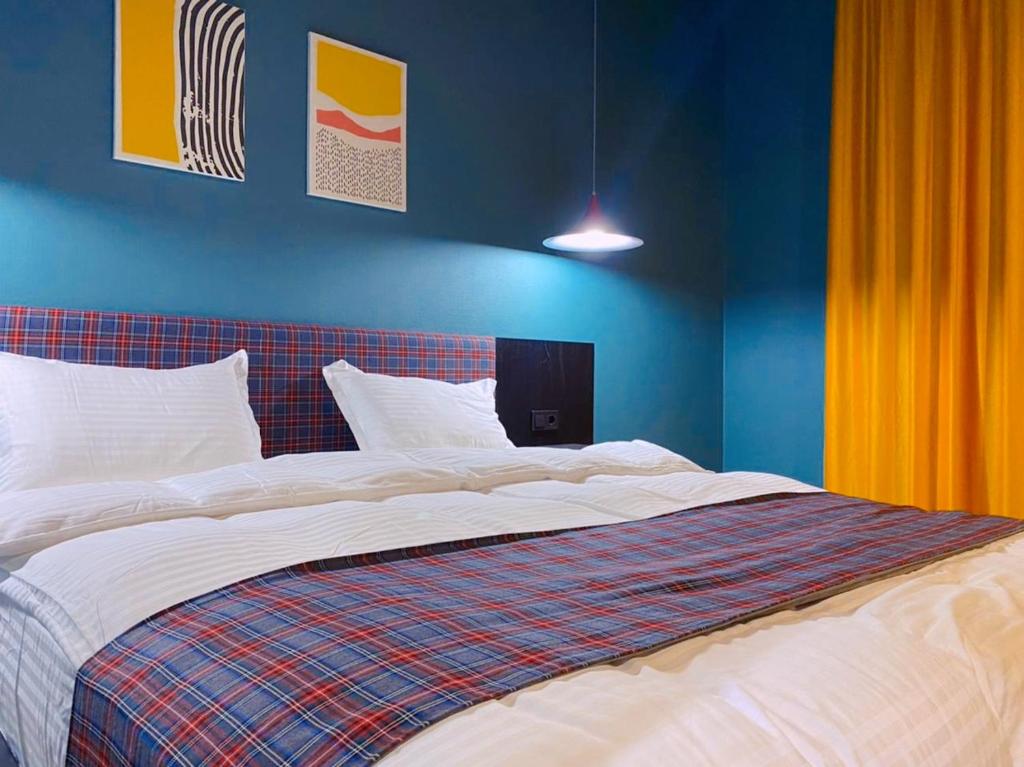 Deluxe King Size Room With Balcony – Included Breakfast