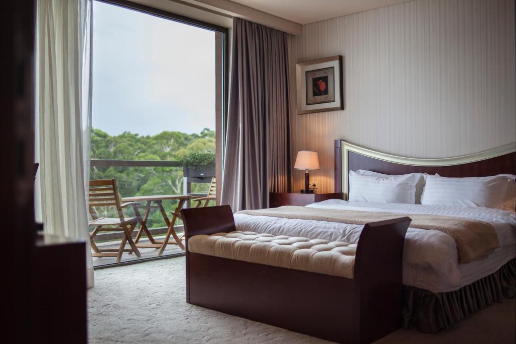 King Size Suite With Terrace – Included Breakfast