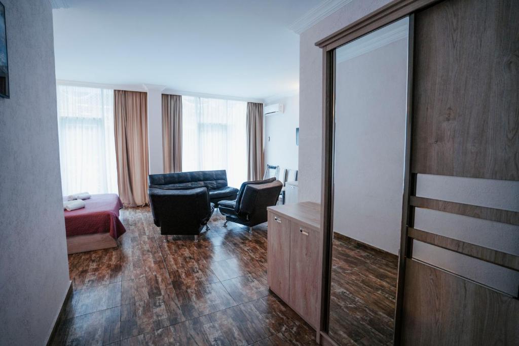 Half Luxe (2 Pax) – Included Breakfast