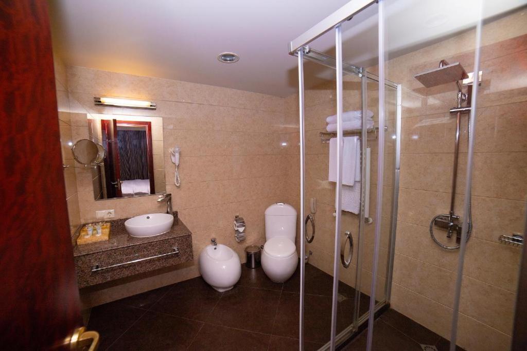 King Size Suite With Terrace – Included Breakfast
