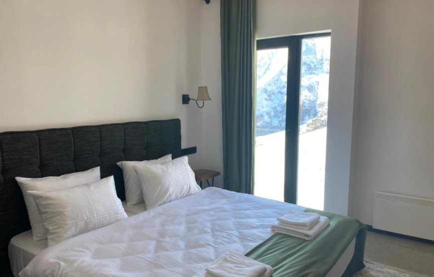 Luxe Family Room – Included Breakfast