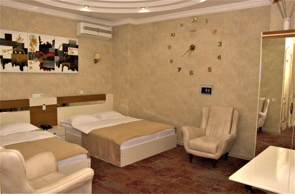 Luxe Family Room – Room Only