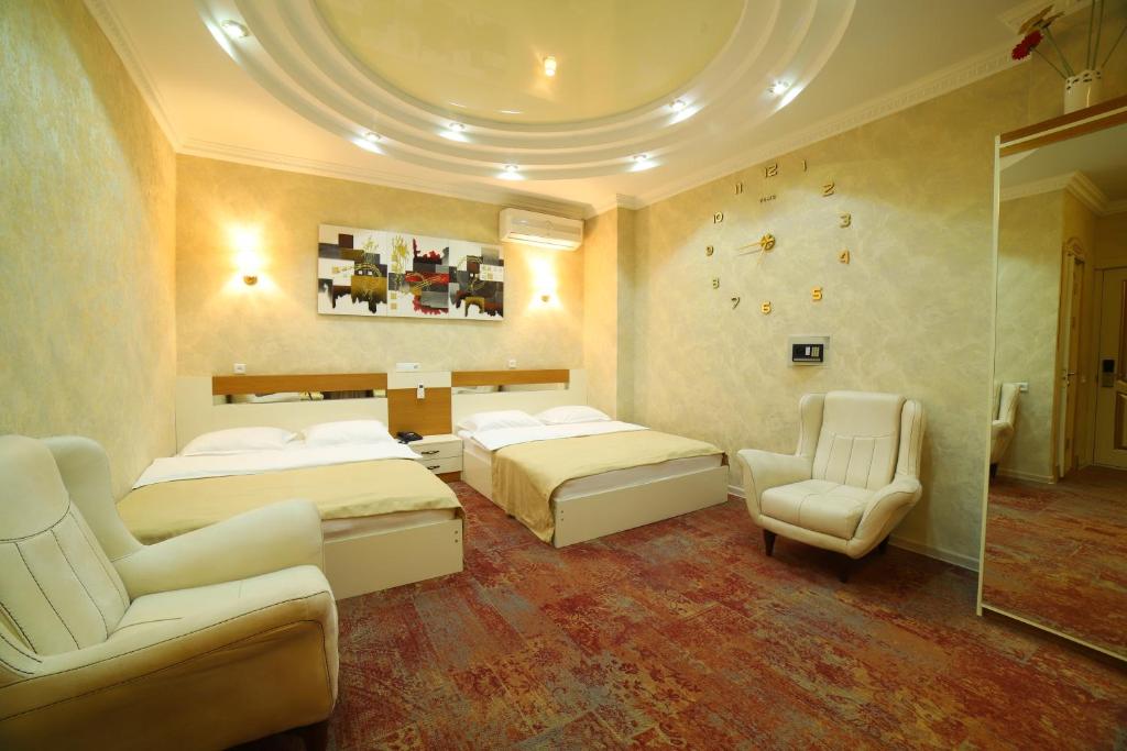 Luxe Family Room – Room Only