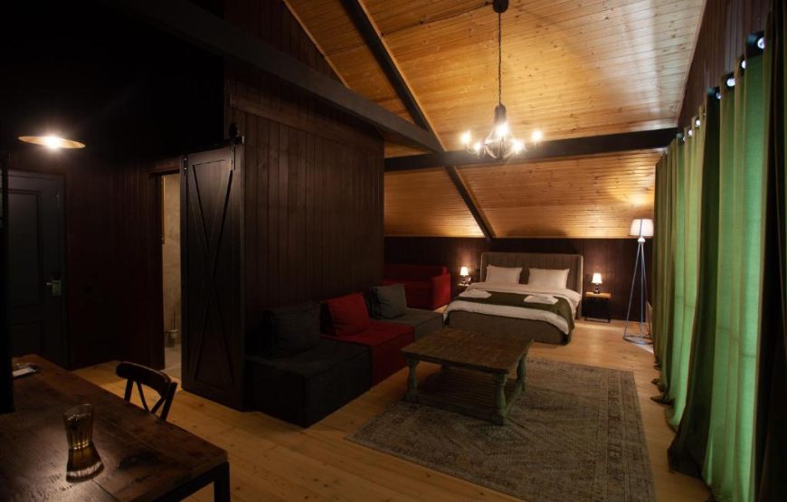 Luxe Family Room – Included Breakfast