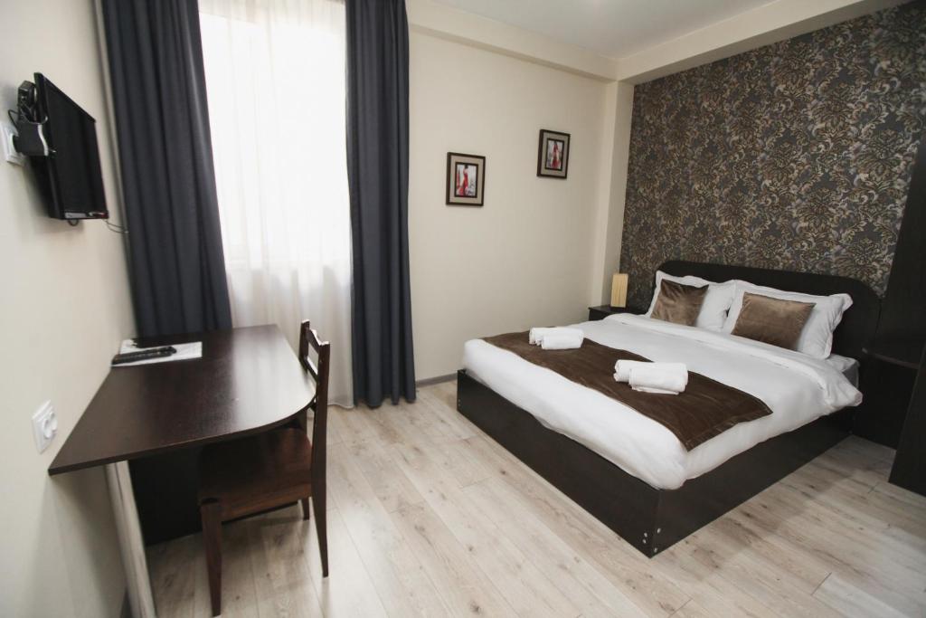 Standard King Size Room – Room Only