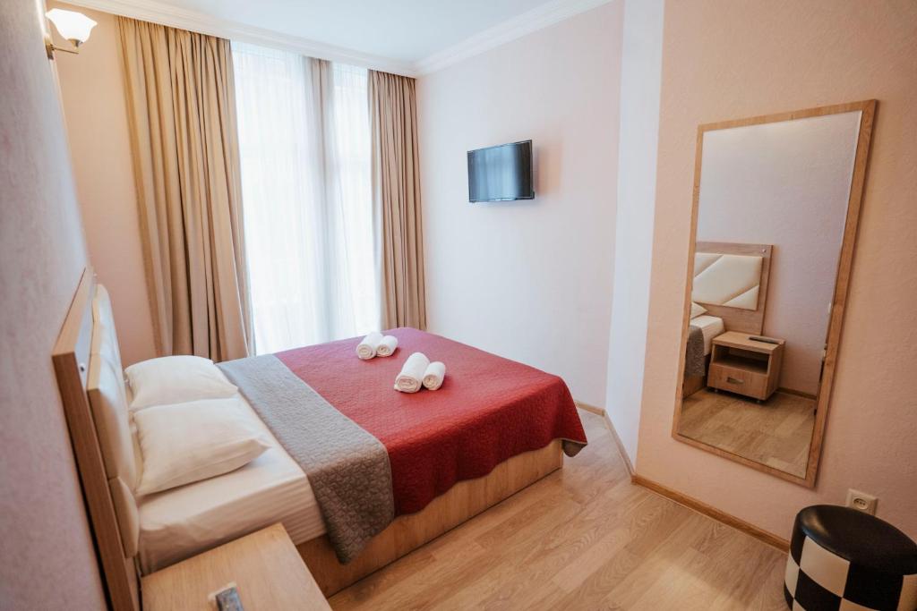Luxe (2 Pax) – Included Breakfast