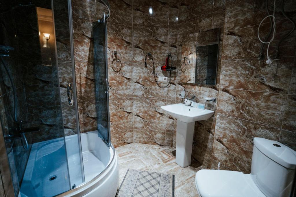 Luxe (2 Pax) – Included Breakfast
