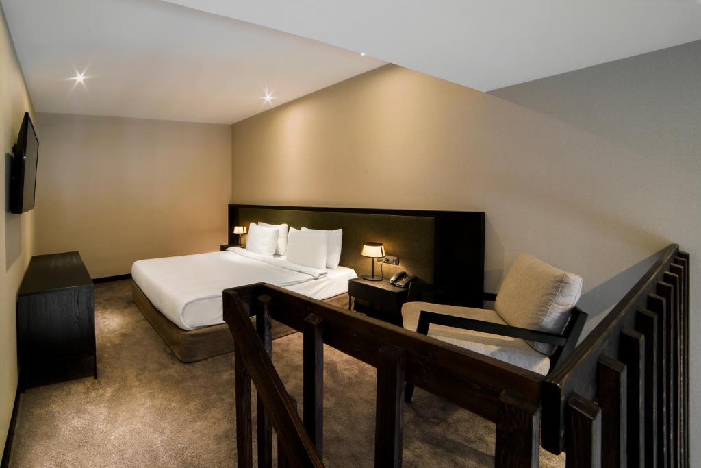 Junior King Size Suite – Included Breakfast