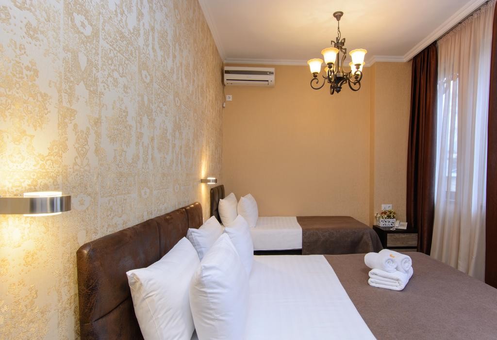 Standard Triple Room – Included Breakfast