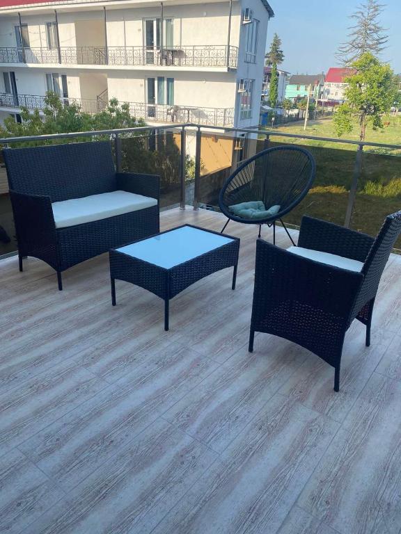 Standard Triple Room With Terrace – Room Only