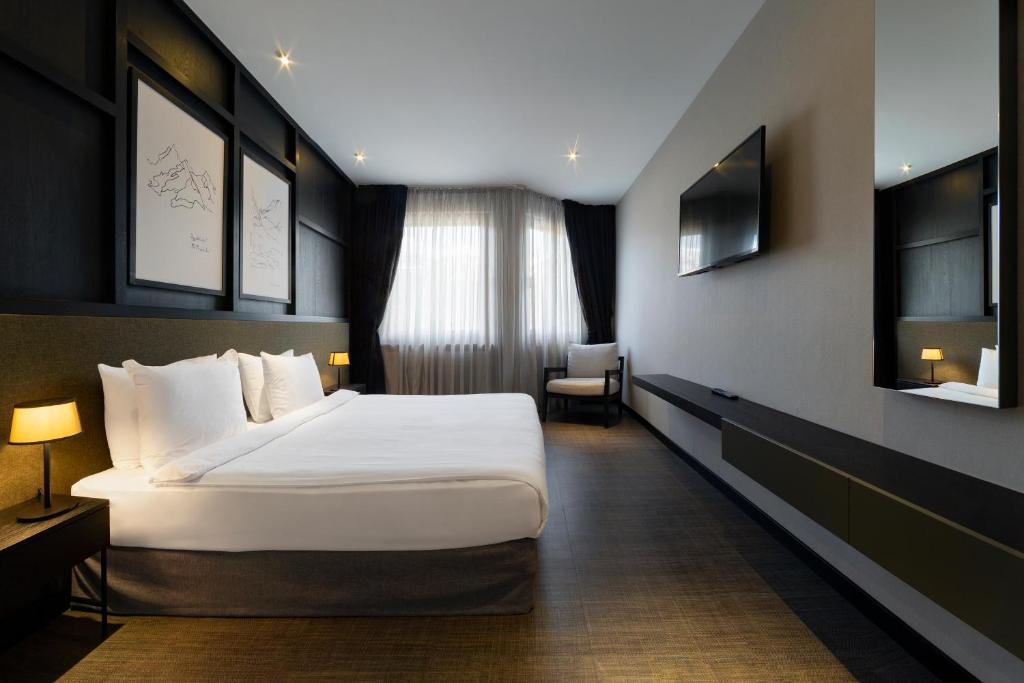 Superior King Size Room – Included Breakfast