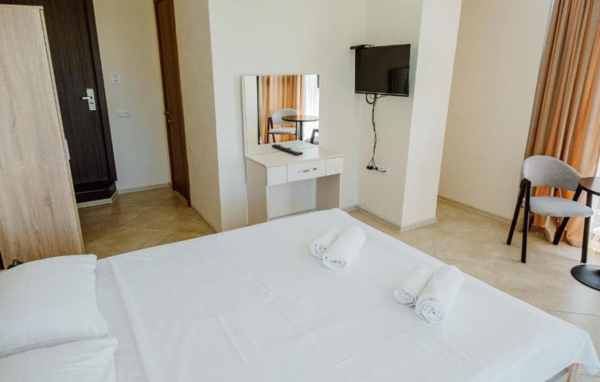 Deluxe Suite With Balcony And Sea View – Included Breakfast