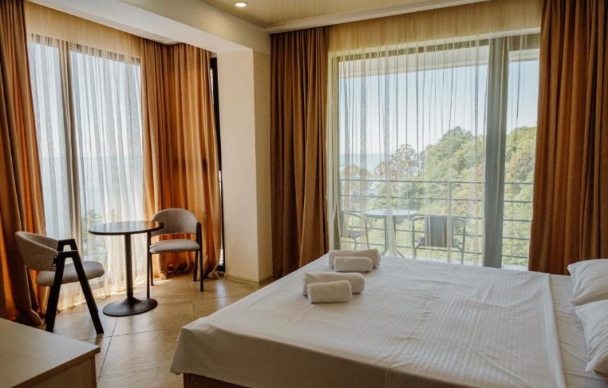 Deluxe Suite With Balcony And Sea View – Included Breakfast