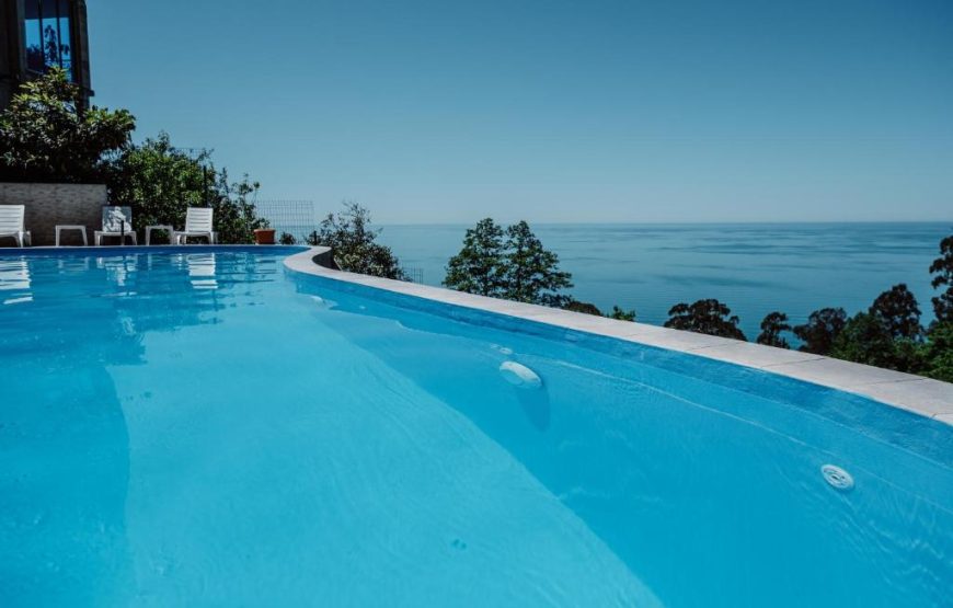 Deluxe Suite With Balcony And Sea View – Included Breakfast