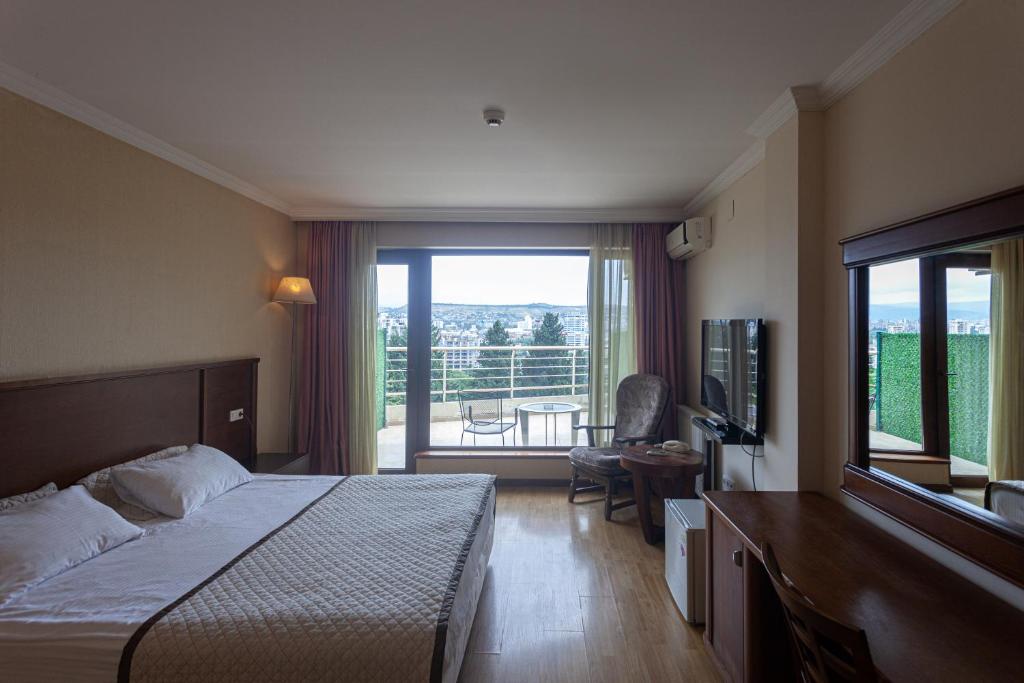 Standard King Size Room – Included Breakfast