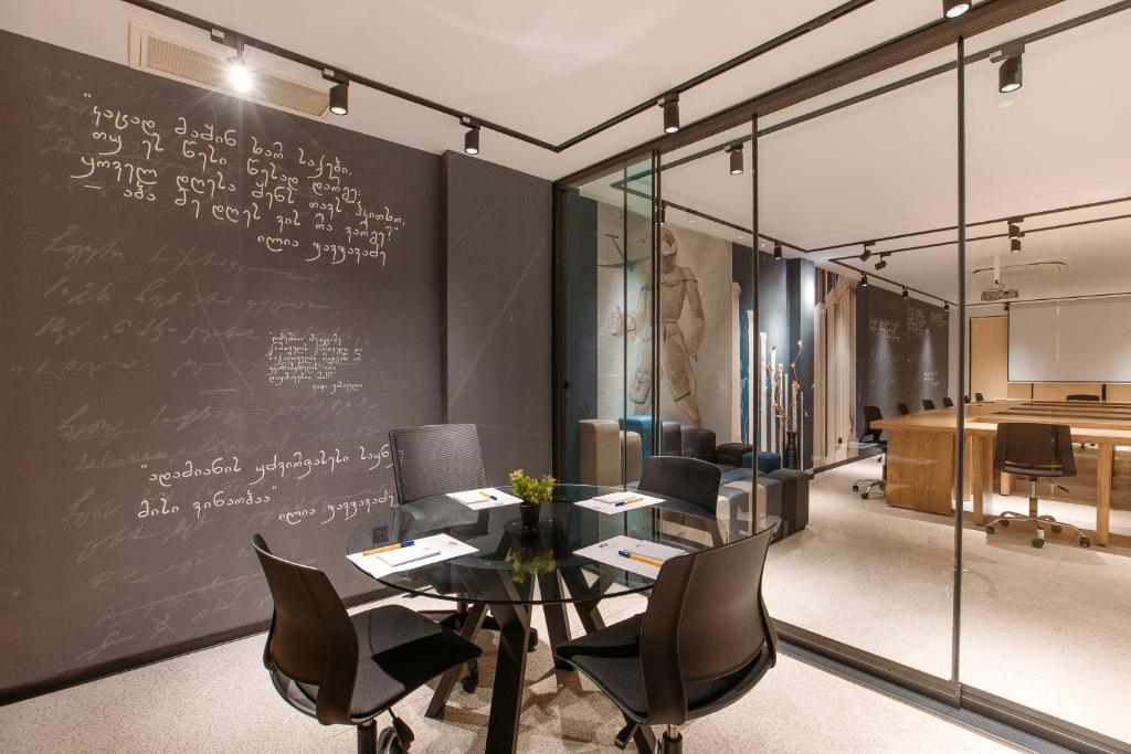 Standard King / Twin Room – Included Breakfast