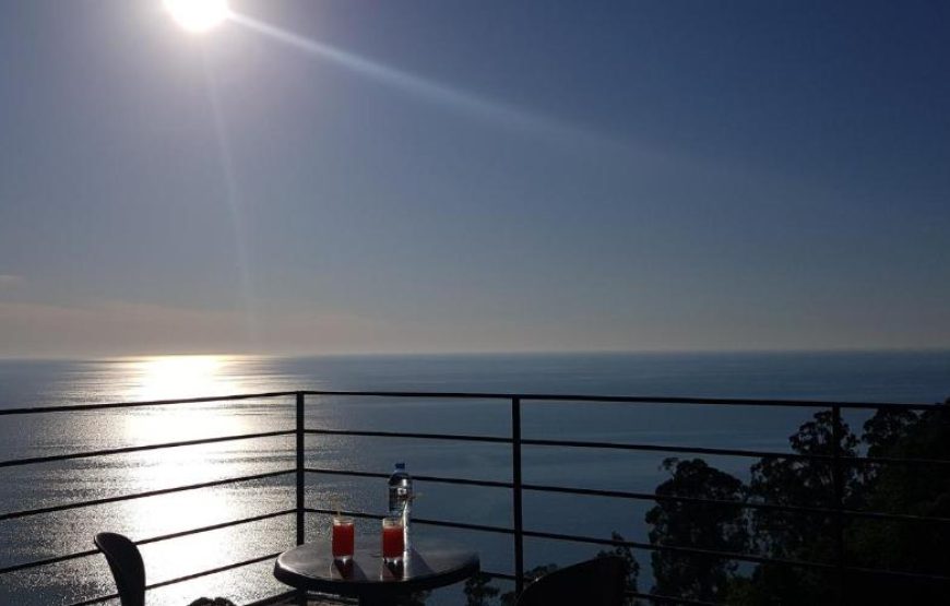 Deluxe Suite With Balcony And Sea View – Included Breakfast