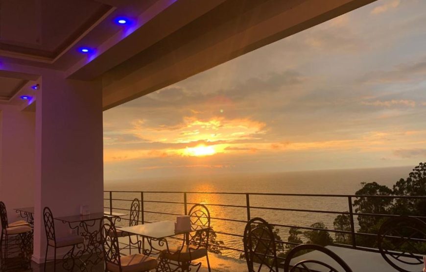 Deluxe Suite With Balcony And Sea View – Included Breakfast