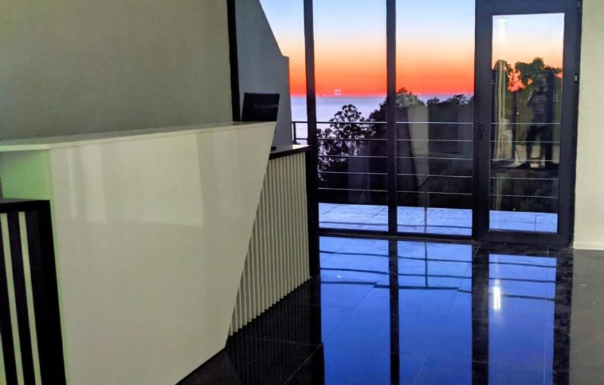 Deluxe Suite With Balcony And Sea View – Included Breakfast