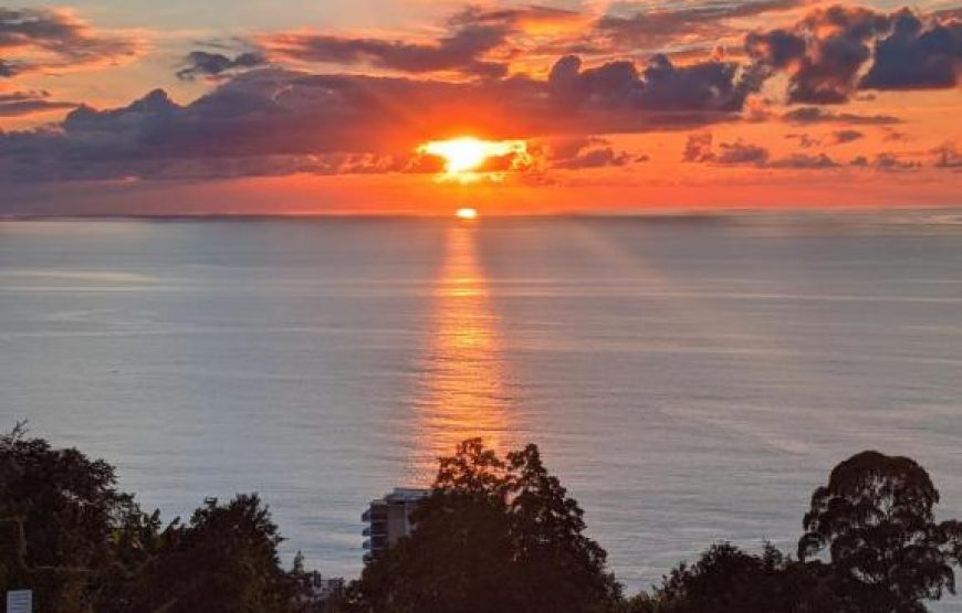 Deluxe Suite With Balcony And Sea View – Included Breakfast