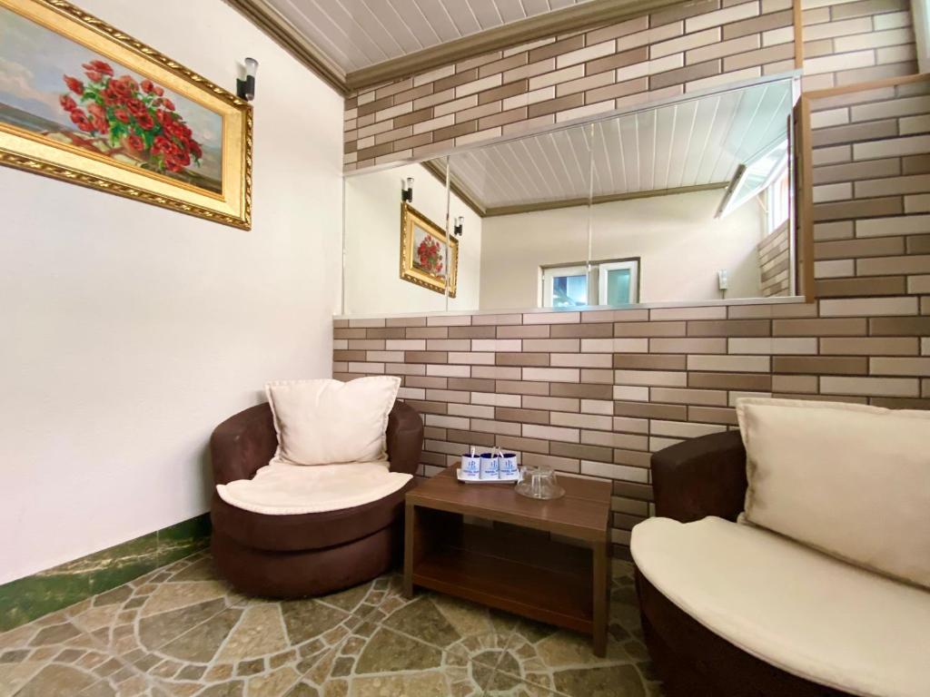 Standard Triple Room – Included Breakfast