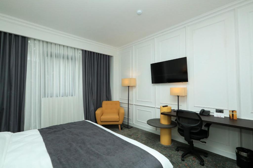 Business King Size Room – Included Breakfast