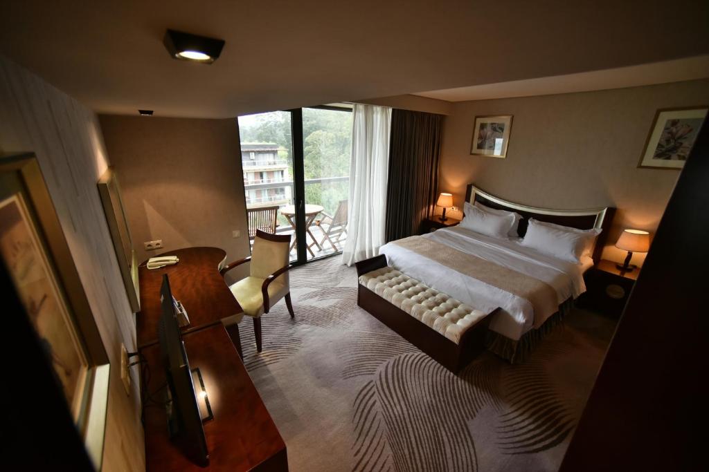 King Size Suite – Included Breakfast