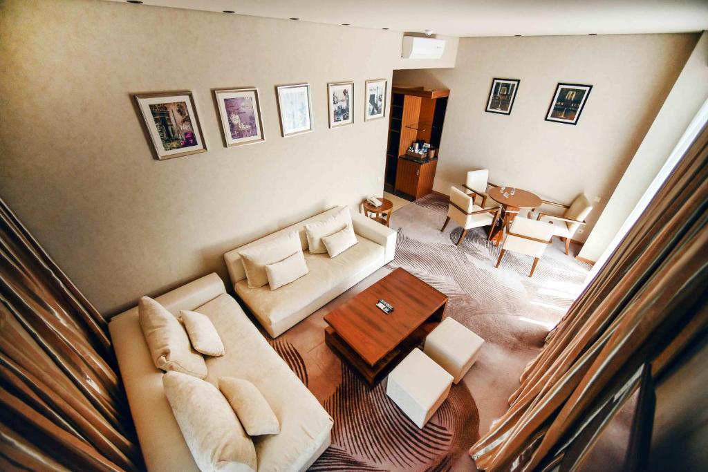 King Size Suite With Terrace – Included Breakfast