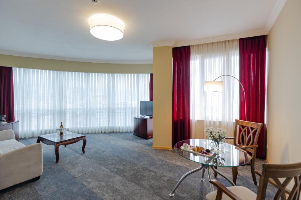 Comfort Quadruple Suite – Included Breakfast