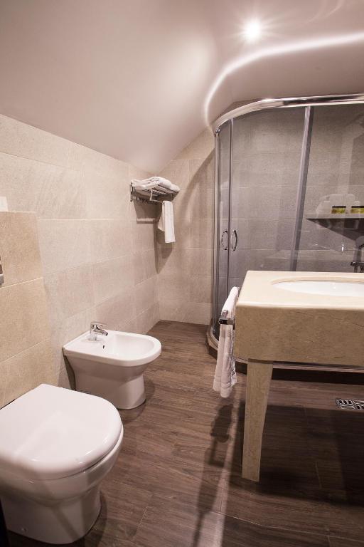 Deluxe Twin Room – Included Breakfast