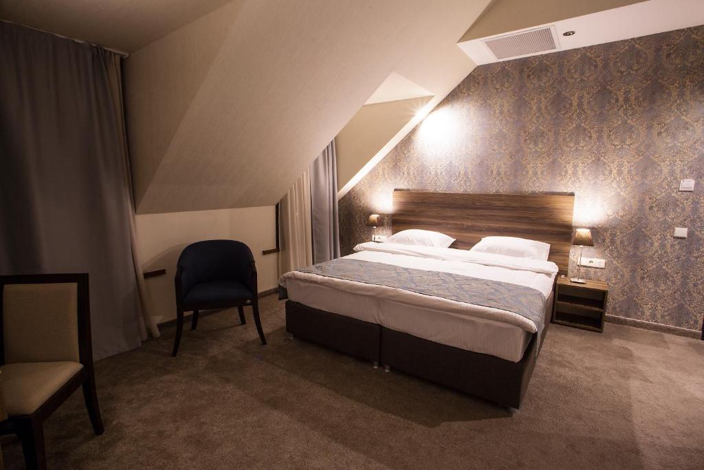 Deluxe Twin Room – Included Breakfast