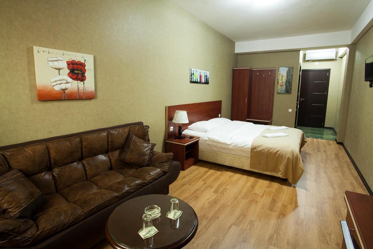 Standard Triple Room – Included Breakfast