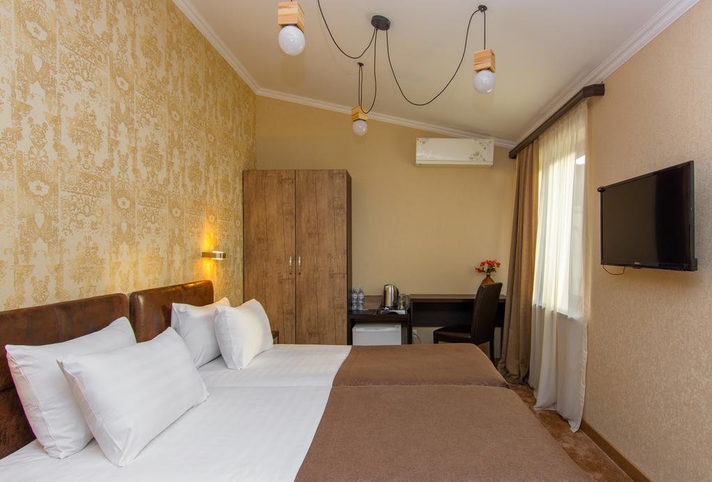 Standard Twin Room – Included Breakfast