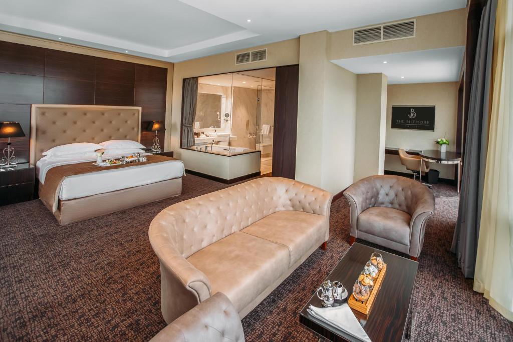 Executive Suite – Included Breakfast