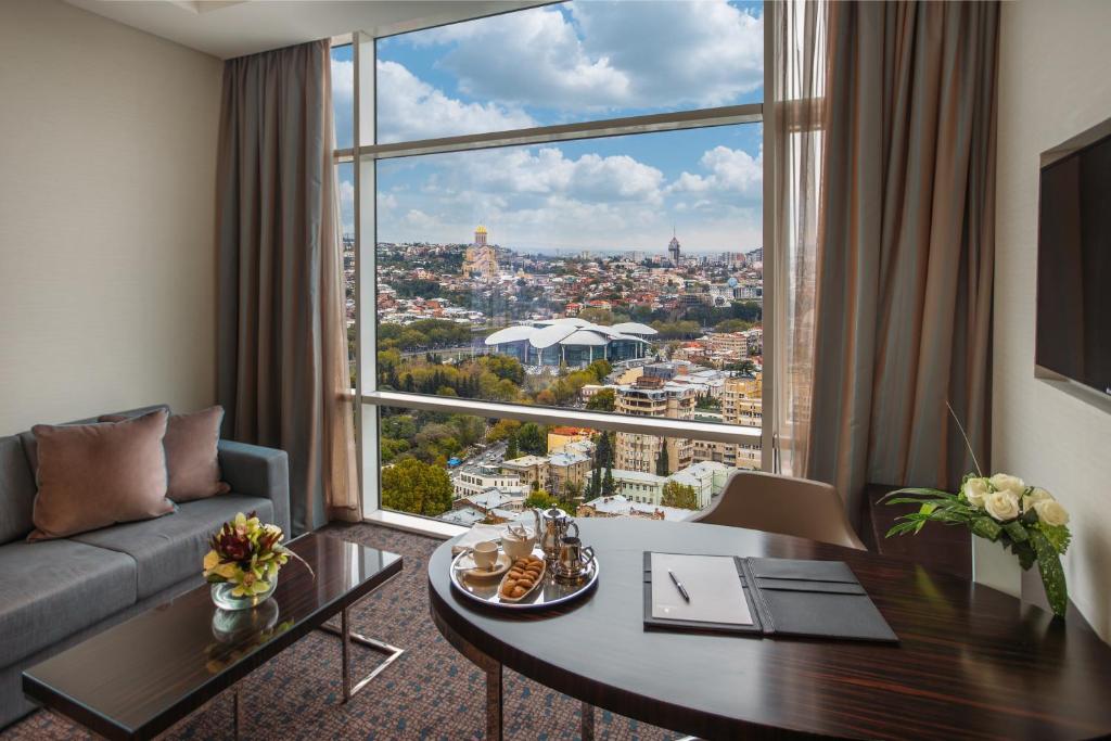 Junior King Size Suite – Included Breakfast