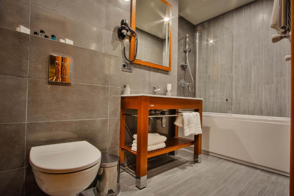 Standard King Size Room Or Twin  – Included Breakfast